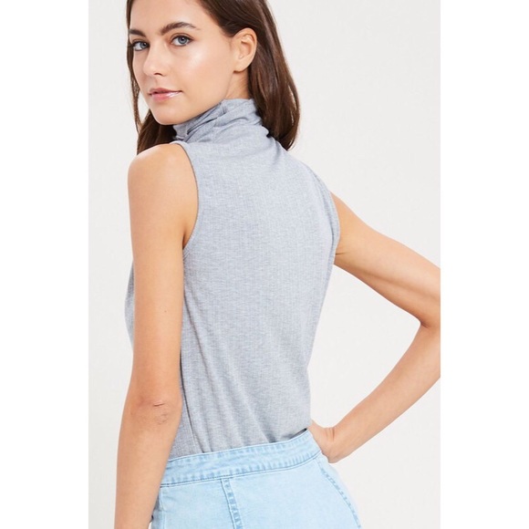 BOUTIQUE CLOSING MAKE AN OFFER - Picture 3 of 4